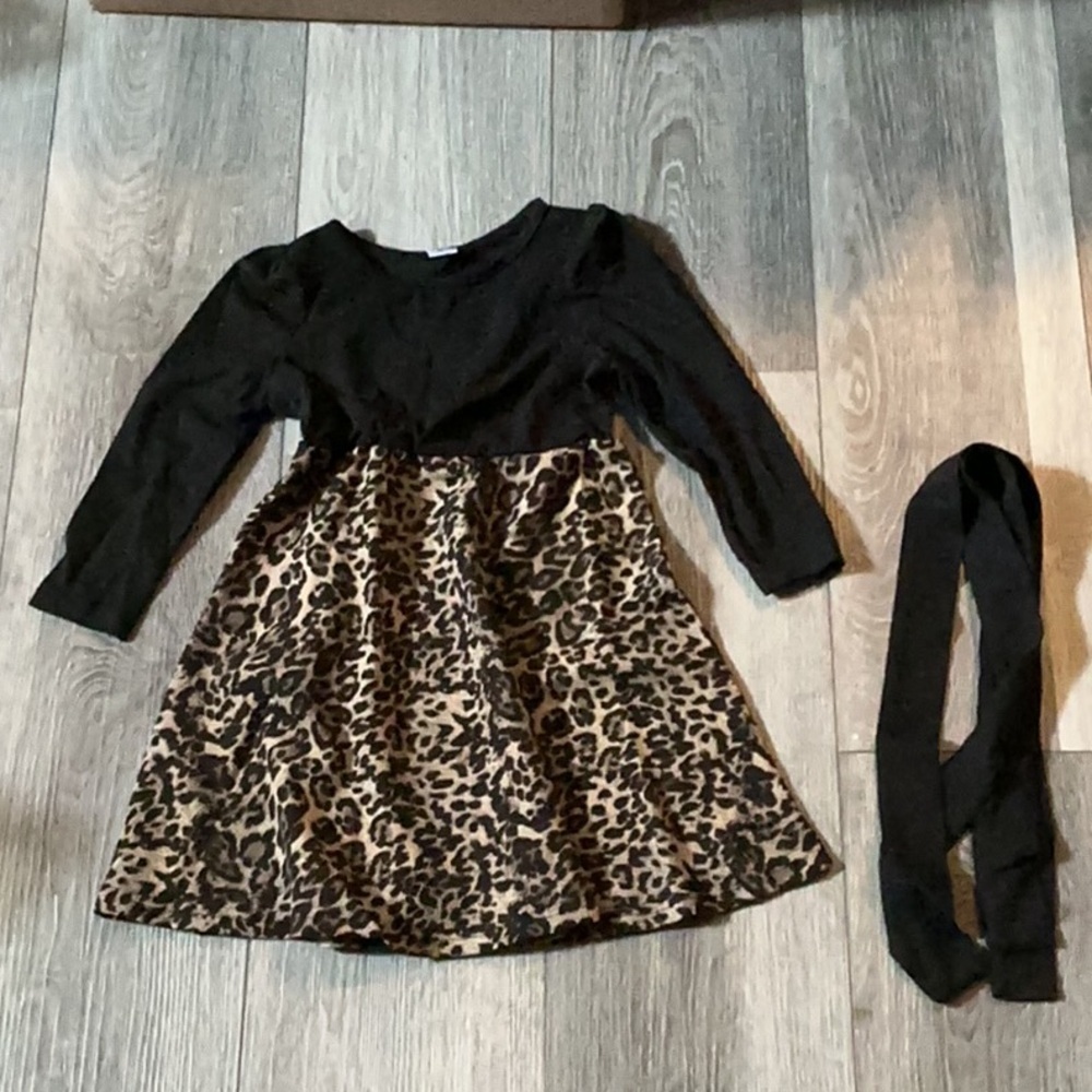 🥵 Leopard Print Dress with Black NWOT